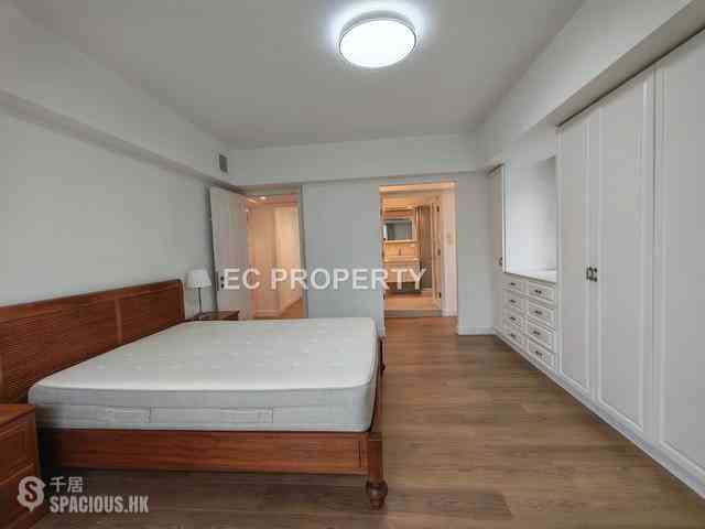 Leighton Hill - Rose Court 09