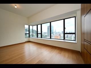Happy Valley - The Aster (Resiglow) 03