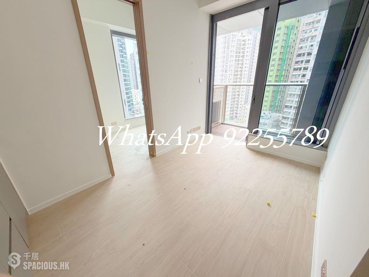 Sai Ying Pun - Des Voeux W Residence 01