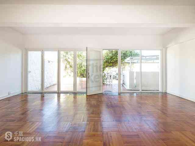 Chung Hom Kok - Jadebeach Villa 01