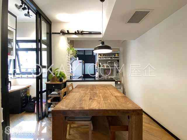 Mid Levels West - Fook Wah Mansions 04