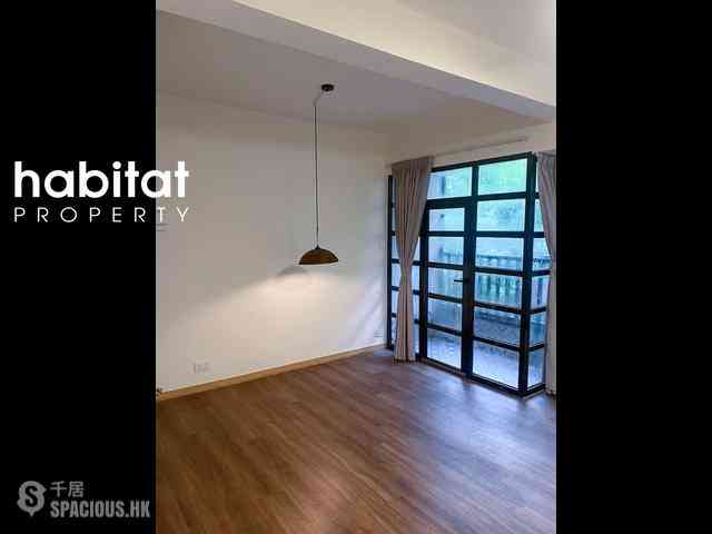 Wan Chai - Hong Fook Building 01