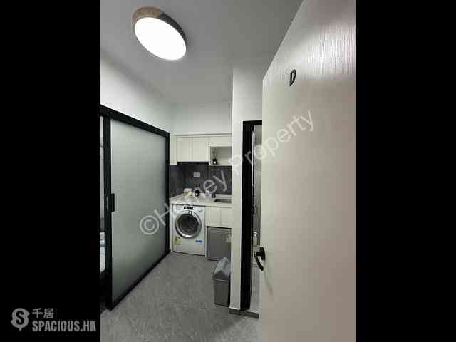 Mong Kok - Sincere House 01