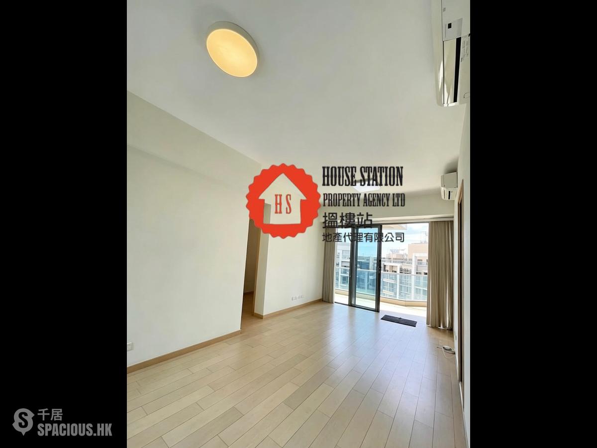 Tseung Kwan O - Twin Peaks Block 1 01