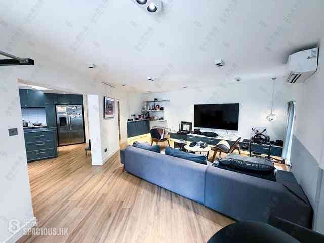 Soho - Albron Court 01