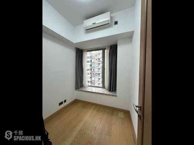 Hung Hom - Stars By The Harbour Block 3 04