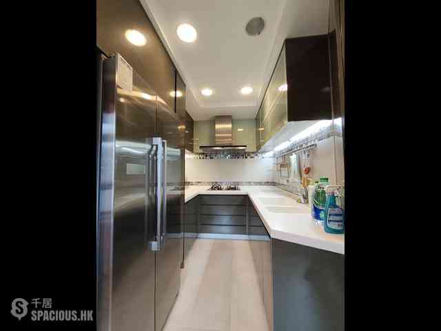 Mid Levels Central - Birchwood Place 09