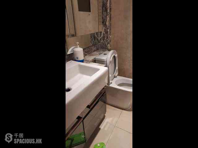 Wan Chai - The Avenue Phase 2 Block 3 07