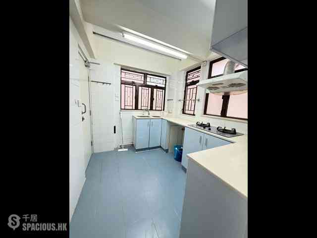 Sai Ying Pun - Mai Hing House 15