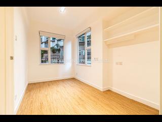 Mid Levels Central - Rich Court 03