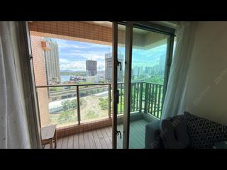 大角咀 - 君滙港 02