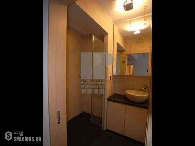 Mid Levels Central - Kings Court 07