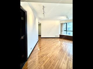 Mid Levels West - 80 Robinson Road 02