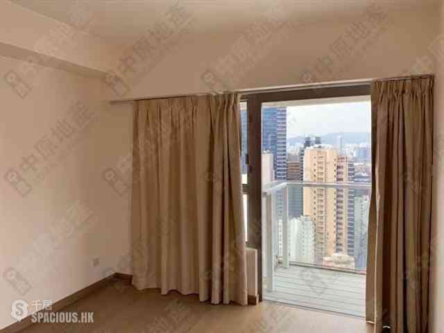 Soho - Centrepoint 01