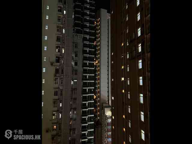 Wan Chai - The Avenue 02