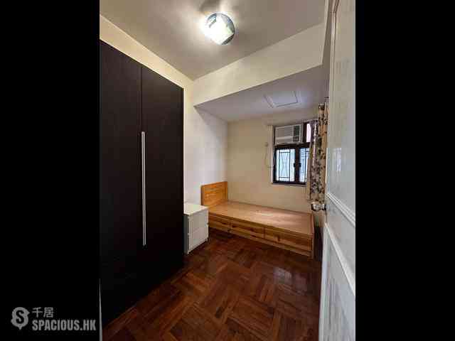 Kennedy Town - Luen Hing Apartments 05