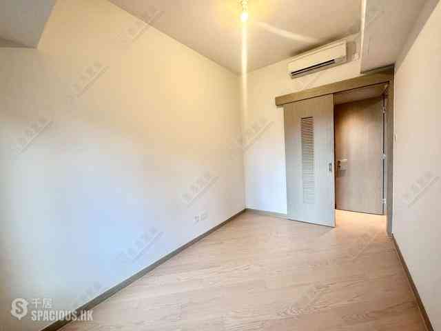 Wong Chuk Hang - The Southside Phase 1 Southland Tower 2A 03