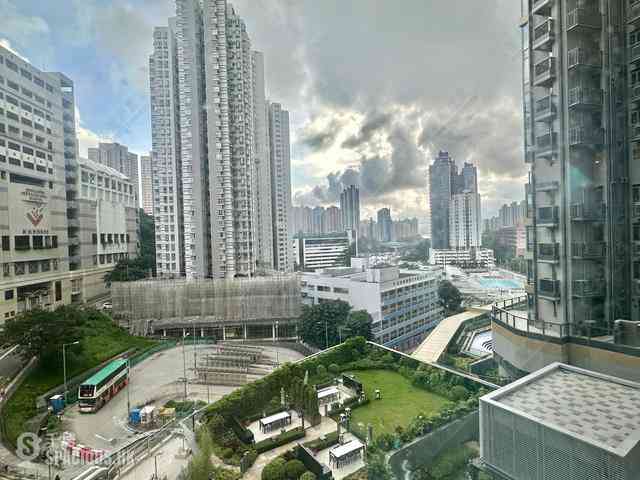 Wong Chuk Hang - The Southside Phase 1 Southland Tower 2A 08