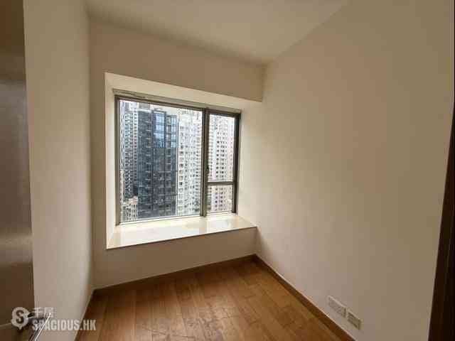 Sai Ying Pun - Island Crest 04