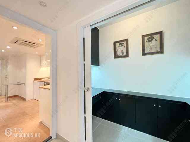 Mid Levels Central - Wing Hong Mansion 06
