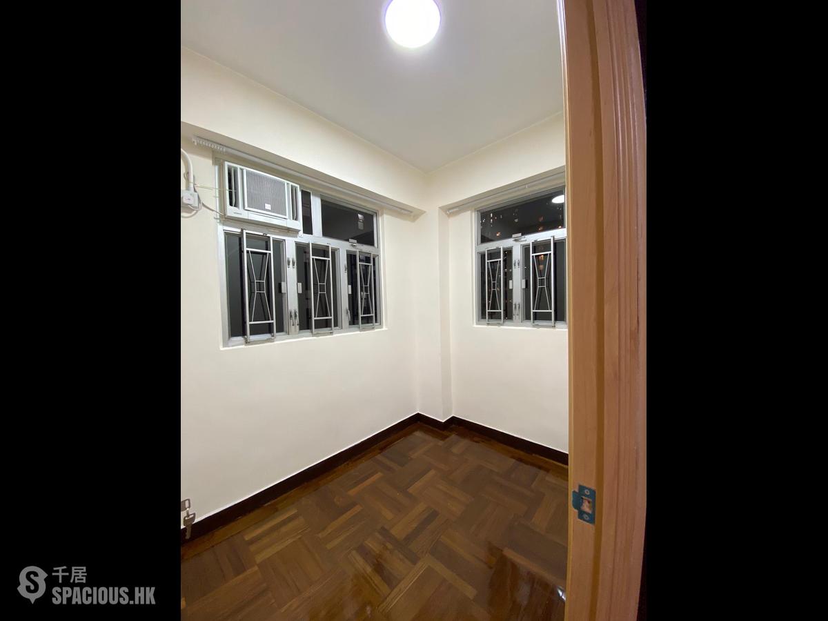 Sai Ying Pun - Yen Fook Mansion 01