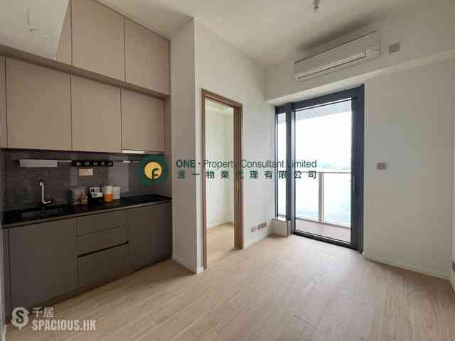 Sai Ying Pun - Des Voeux W Residence 02