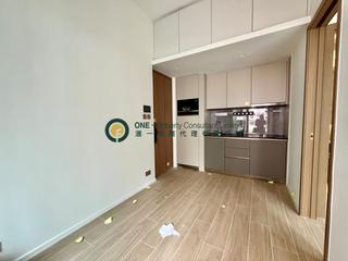 Sai Ying Pun - Des Voeux W Residence 02