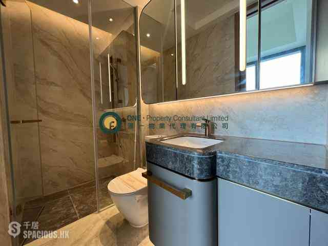 Sai Ying Pun - Des Voeux W Residence 05