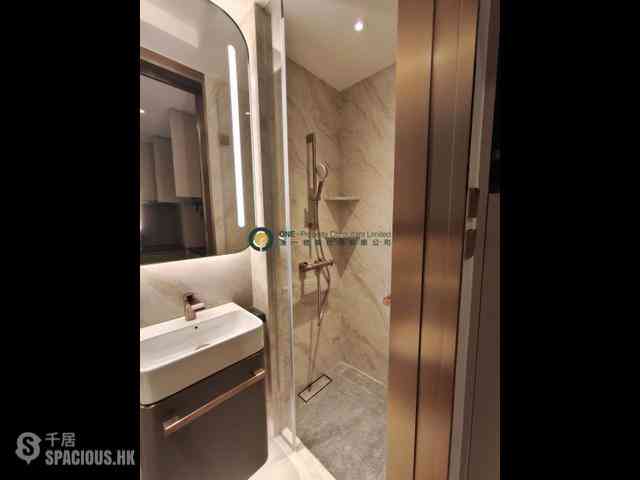 Sai Ying Pun - Des Voeux W Residence 06