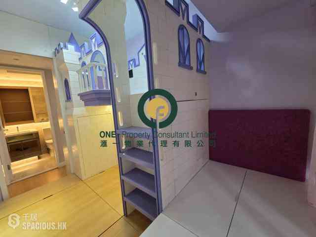 Sai Ying Pun - The Nova 07