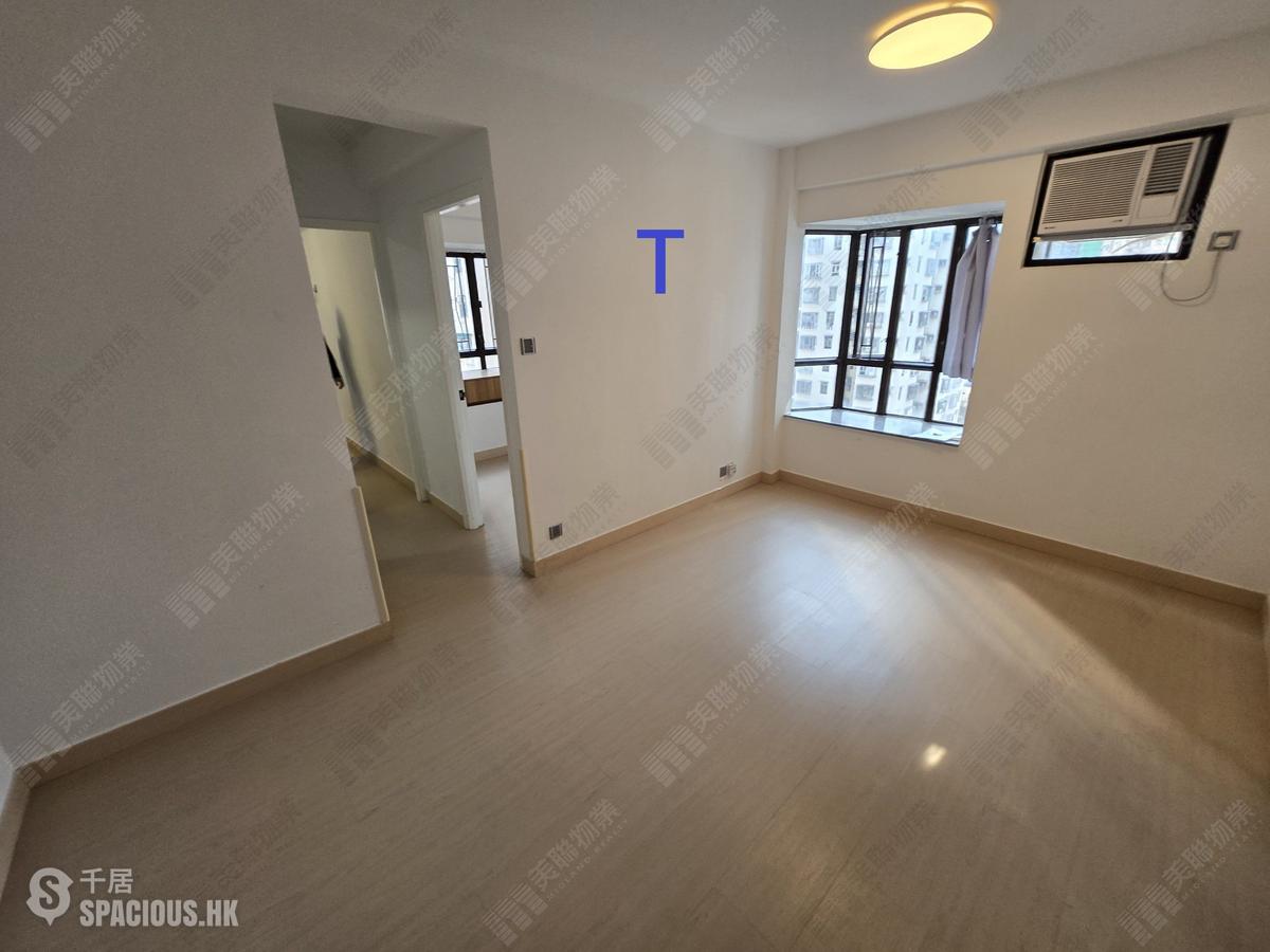 Sai Ying Pun - Kwong Fung Terrace Block 2 01