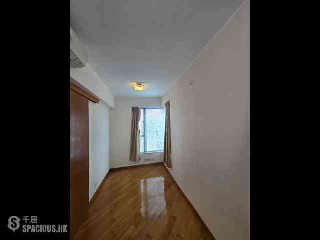 Sheung Wan - Medal Court 07