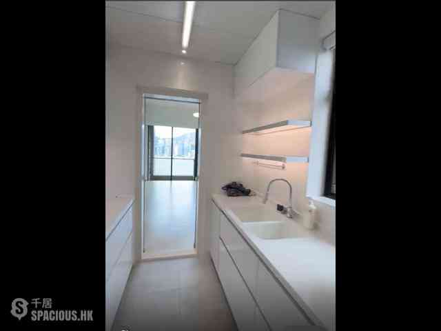West Kowloon - The Arch 17
