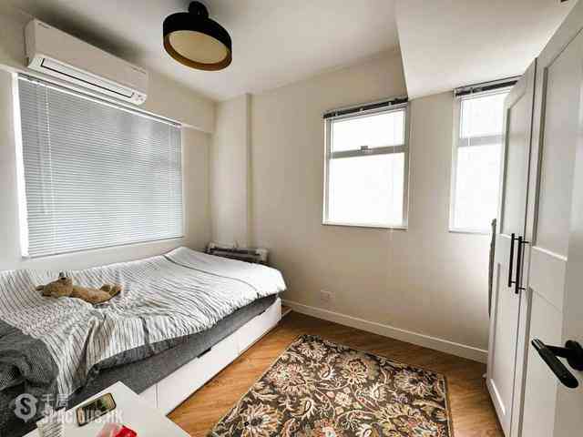 Sai Ying Pun - Golden Phoenix Court 04