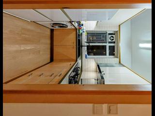 Quarry Bay - The Orchards Block 2 09