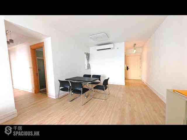 Quarry Bay - The Orchards Block 2 06