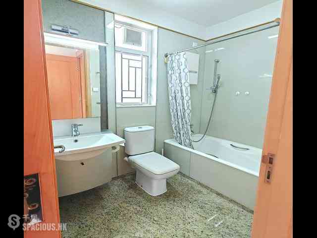 Quarry Bay - The Orchards Block 2 11