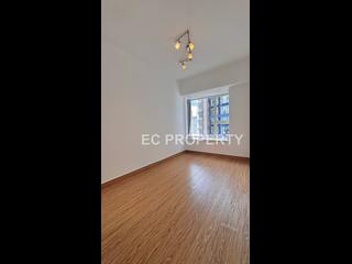 Soho - Centrestage 05