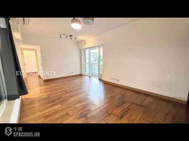 Soho - Centrestage 01