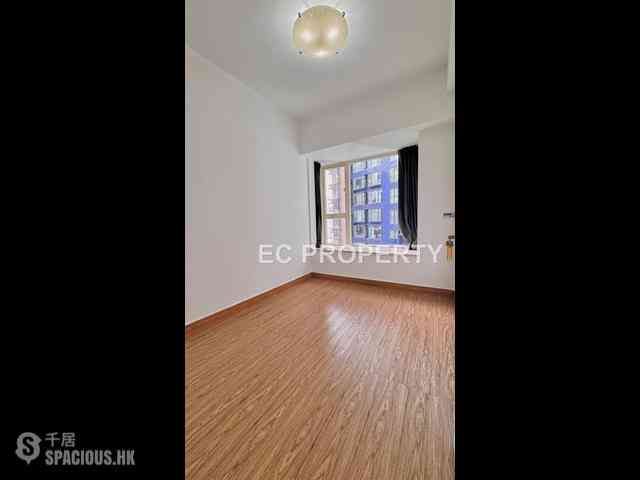 Soho - Centrestage 08