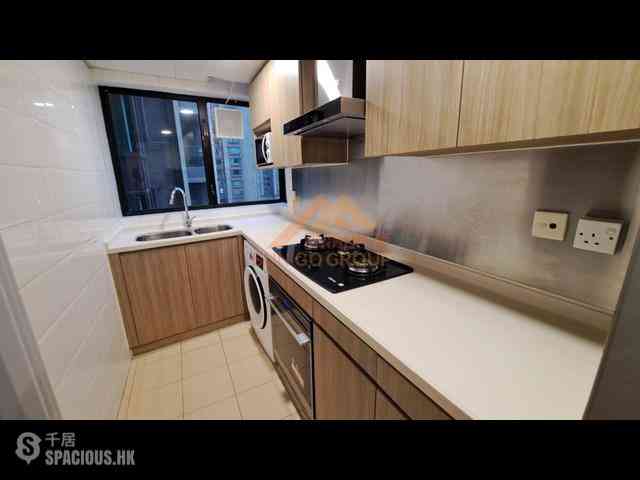 Mid Levels Central - 62B, Robinson Road 07