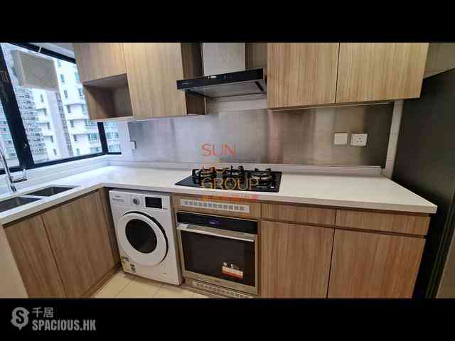 Mid Levels Central - 62B, Robinson Road 06