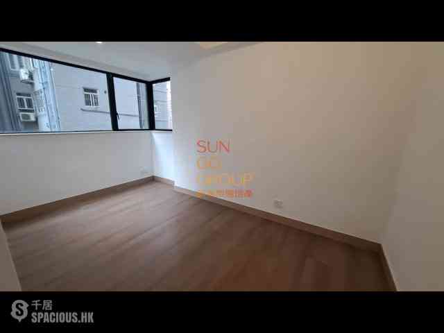 Mid Levels Central - 62B, Robinson Road 04