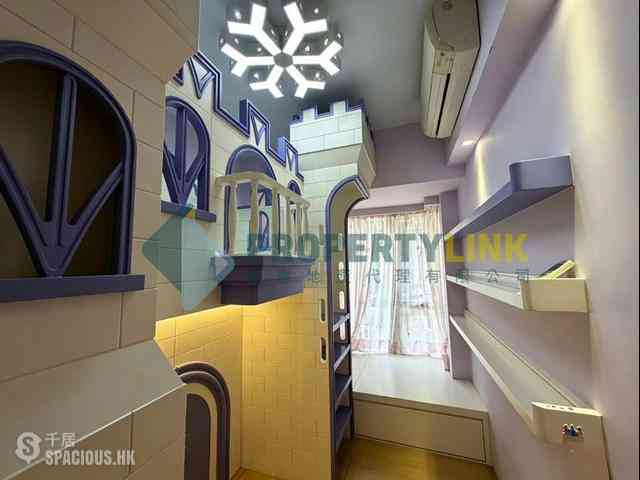 Sai Ying Pun - The Nova 04
