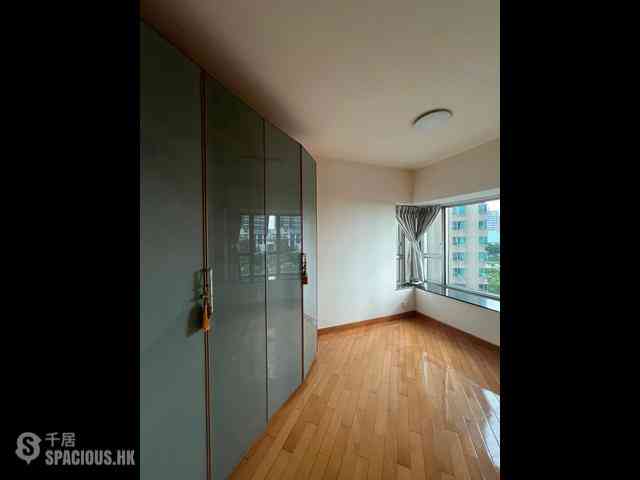 West Kowloon - Sorrento 03