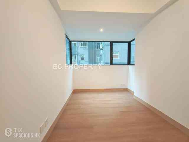 Mid Levels Central - 62B, Robinson Road 11
