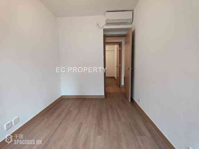 Mid Levels Central - 62B, Robinson Road 09