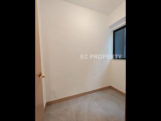 Mid Levels Central - 62B, Robinson Road 12