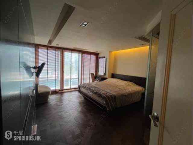 Wan Chai - Convention Plaza Apartments 03