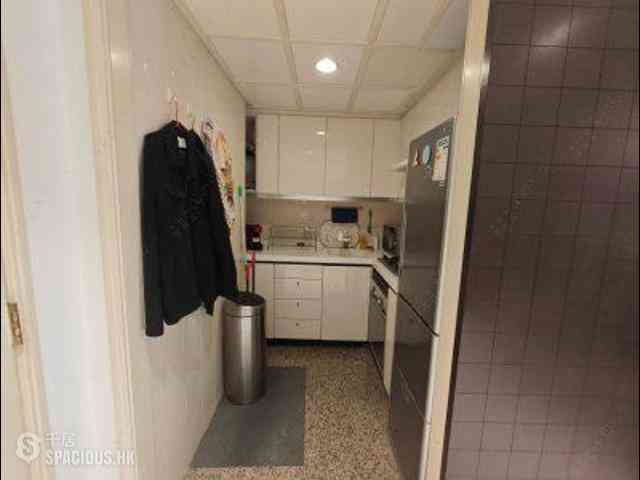Wan Chai - Convention Plaza Apartments 06